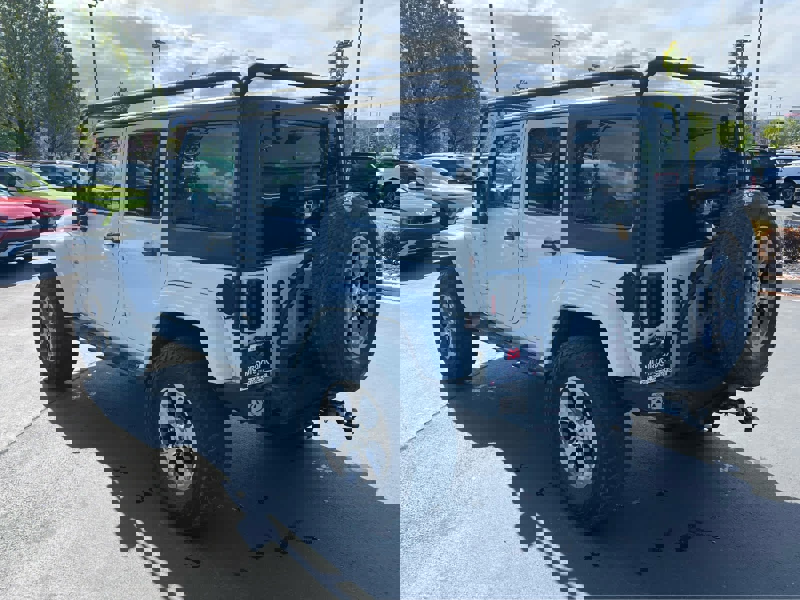 Used 2016 Jeep Wrangler Unlimited Sahara w/ Connectivity Group image 11