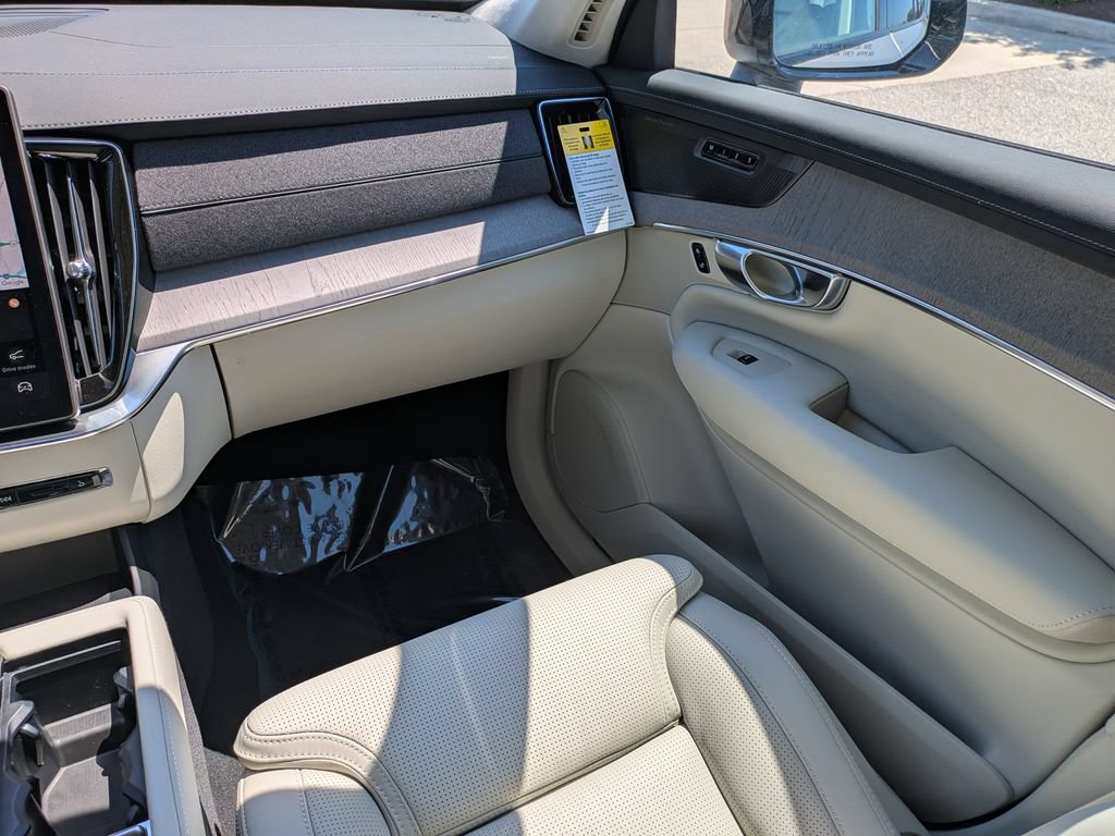 New 2026 Volvo XC90 T8 Ultra w/ Lounge Package AWD/4WD image 16