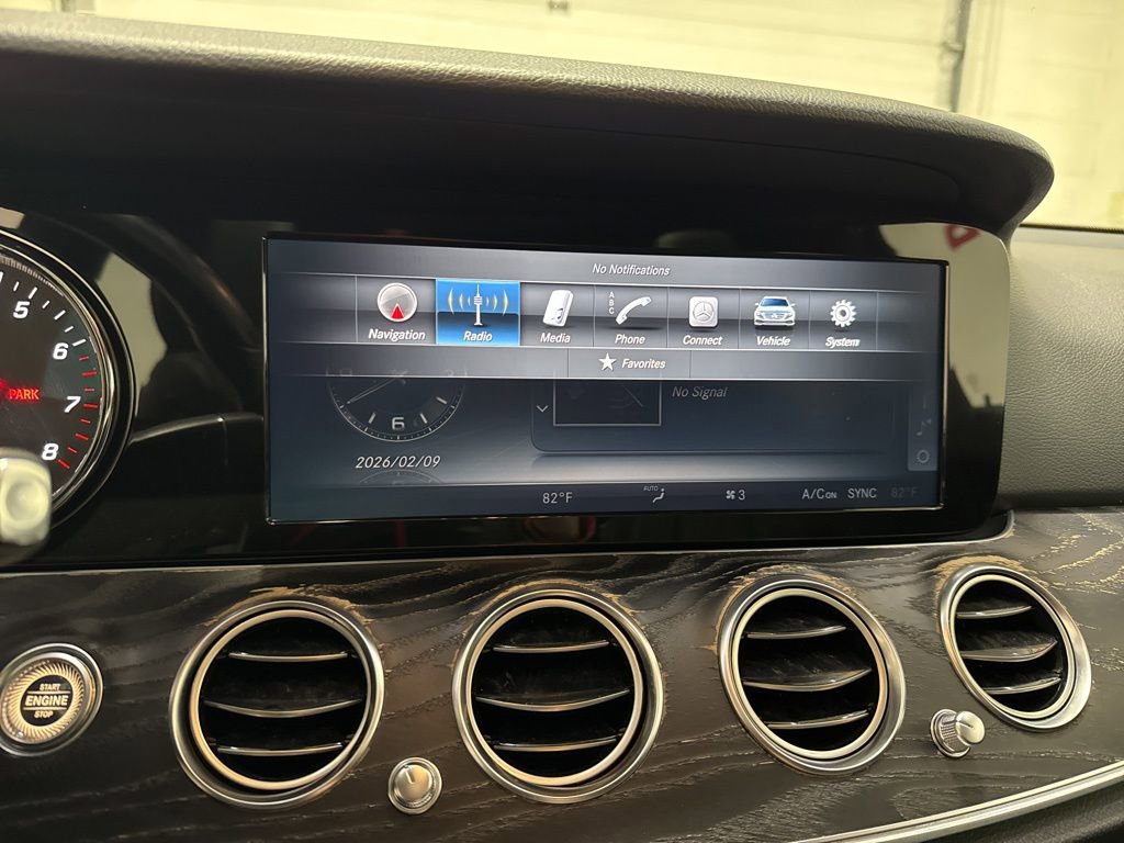 Used 2017 Mercedes-Benz E 400 4MATIC Wagon w/ Premium 1 Package image 19