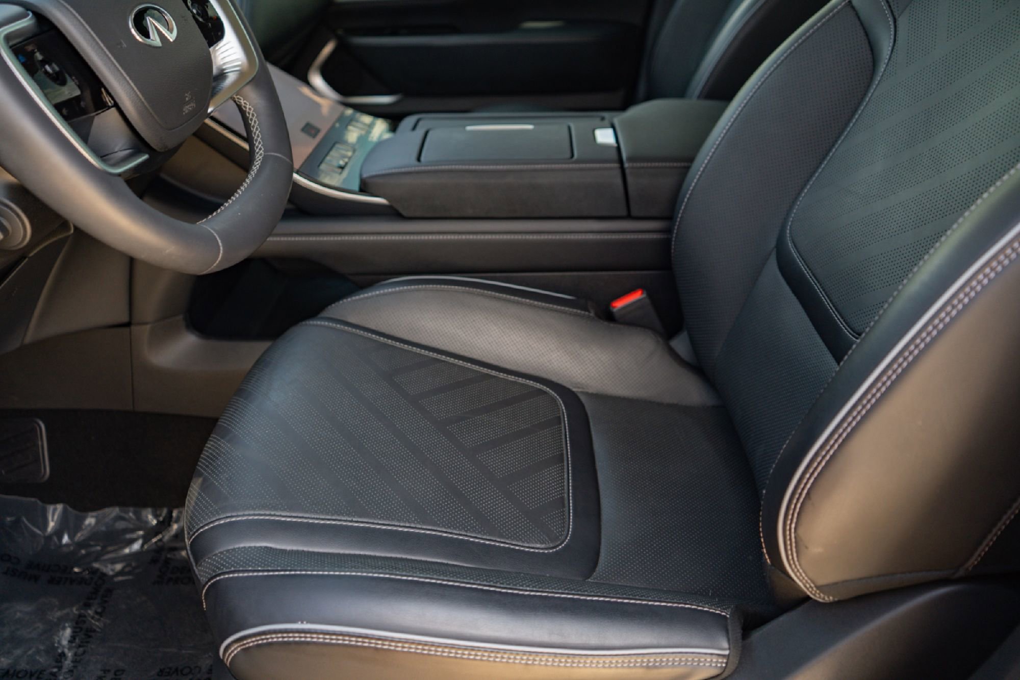 Certified 2025 INFINITI QX80 Luxe AWD/4WD image 9