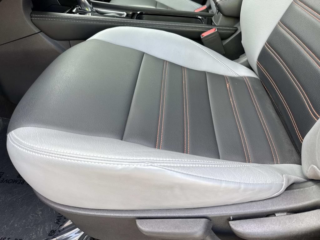 Used 2024 Nissan Kicks SR w/ SR Premium Package FWD image 25