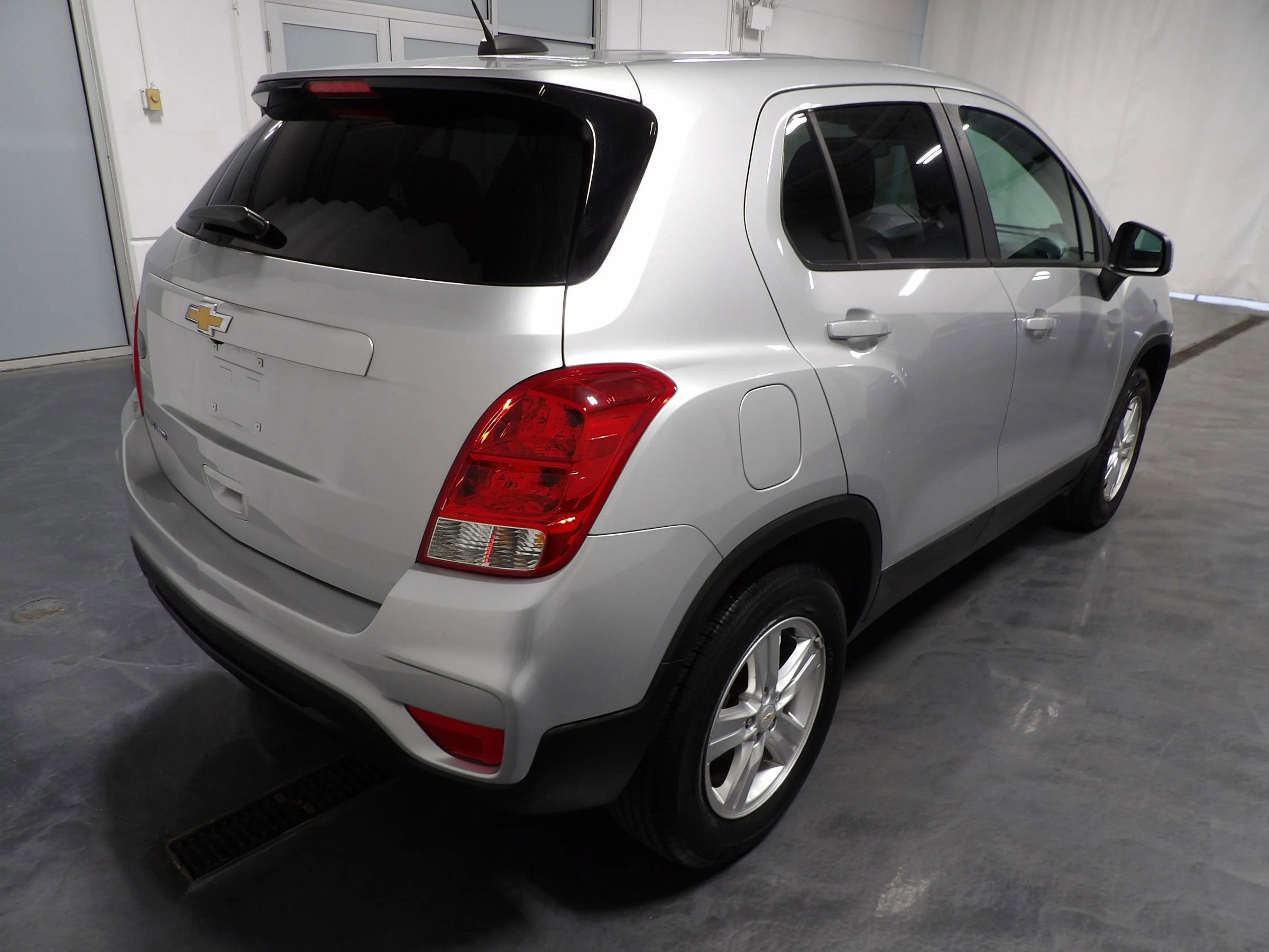 Used 2020 Chevrolet Trax LS w/ Tint and Cruise Package image 5