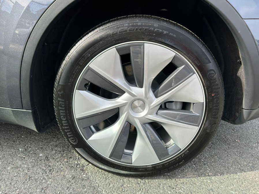 Used 2023 Tesla Model Y Long Range image 57