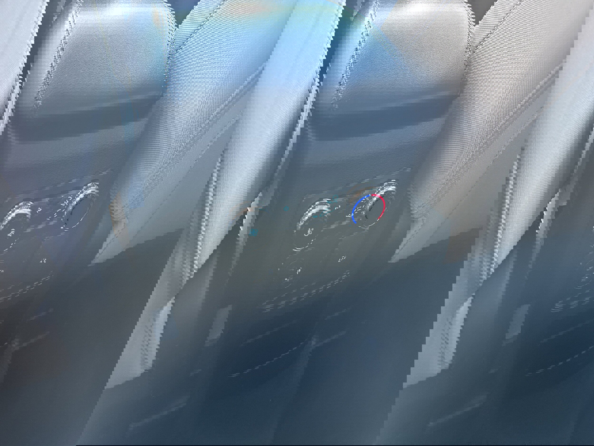 Used 2021 Ford Explorer XLT image 18