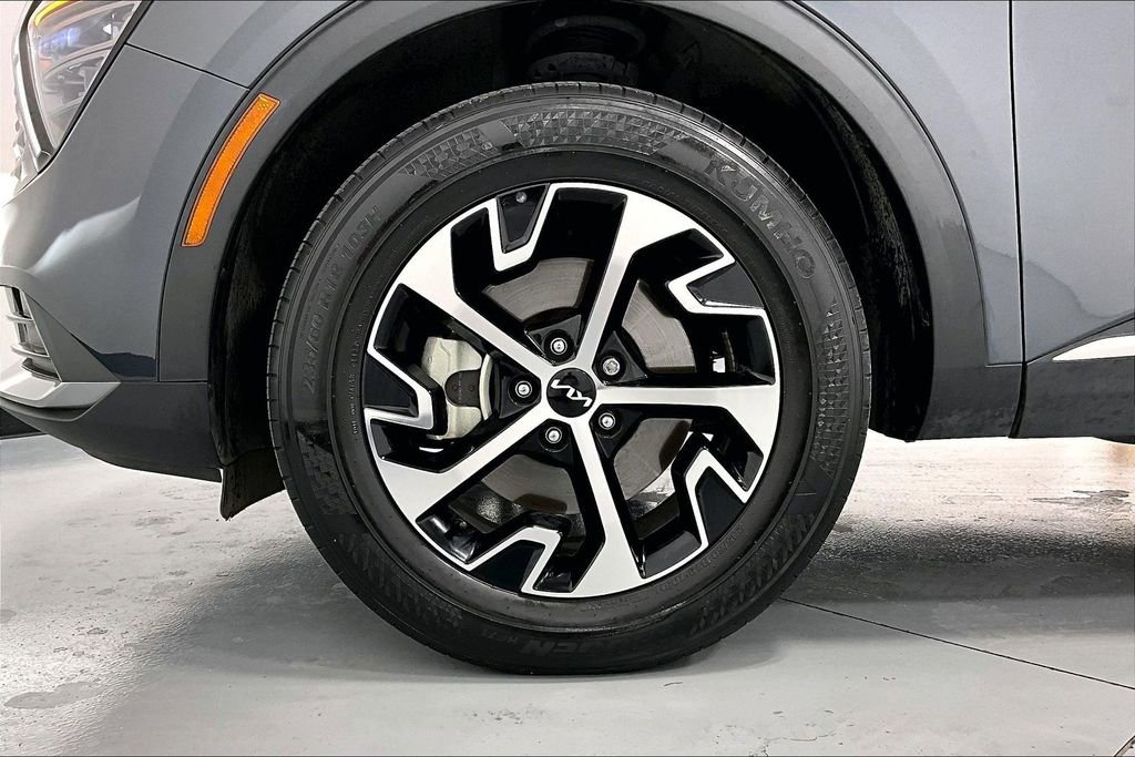 Used 2024 Kia Sportage EX image 11