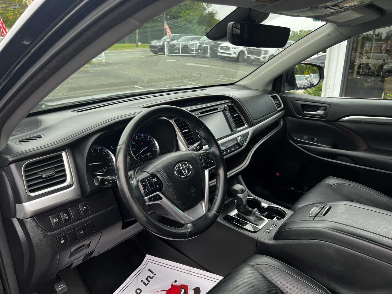 Used 2017 Toyota Highlander Limited image 10