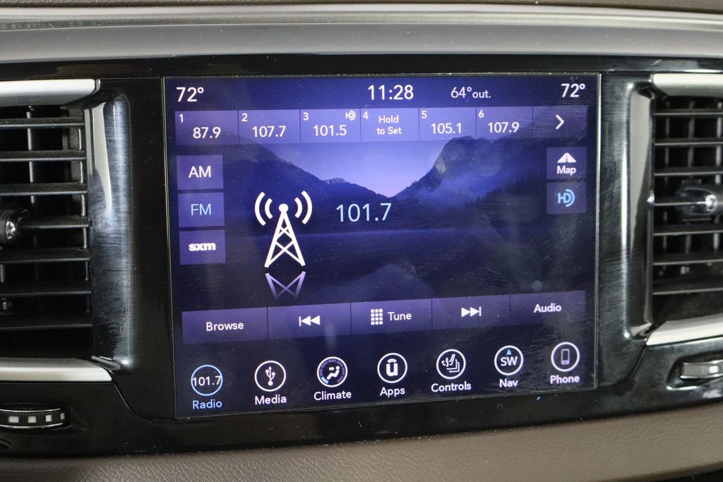 Used 2018 Chrysler Pacifica Touring-L image 30