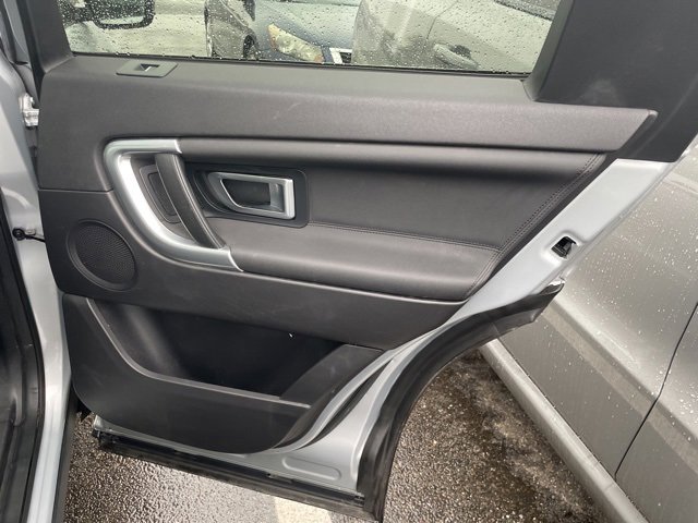 Used 2019 Land Rover Discovery Sport image 12