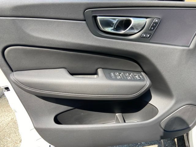 New 2026 Volvo XC60 T8 Plus w/ Protection Package Premier AWD/4WD image 13