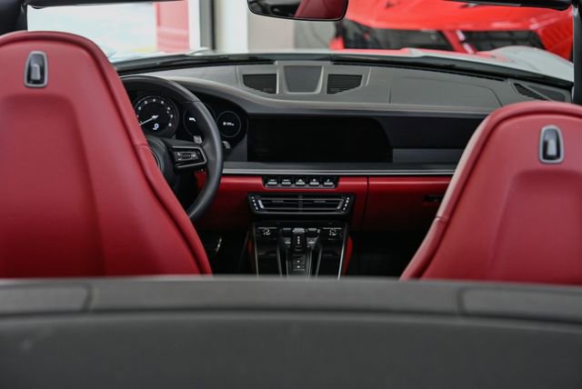 Used 2023 Porsche 911 Carrera image 32