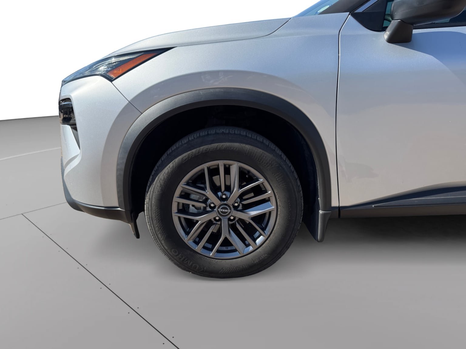 Used 2025 Nissan Rogue S AWD/4WD image 9