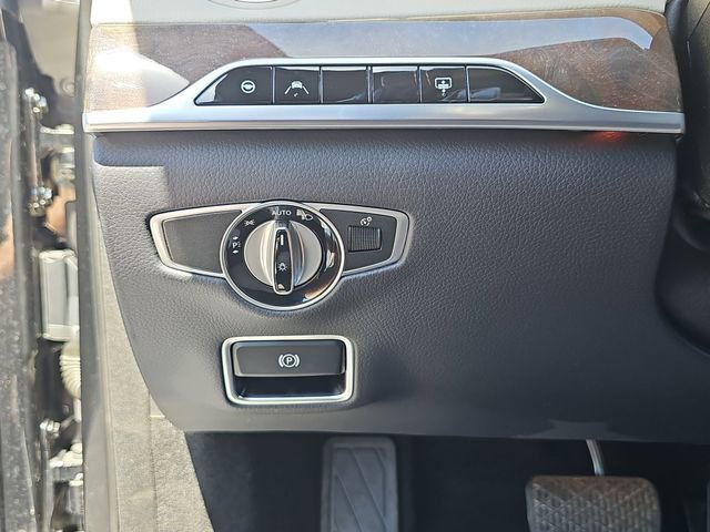 Used 2019 Mercedes-Benz S 560 Sedan image 30
