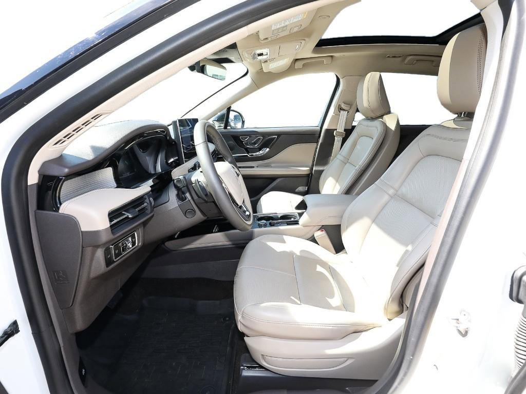 Used 2024 Lincoln Corsair AWD w/ Equipment Group 101A image 11