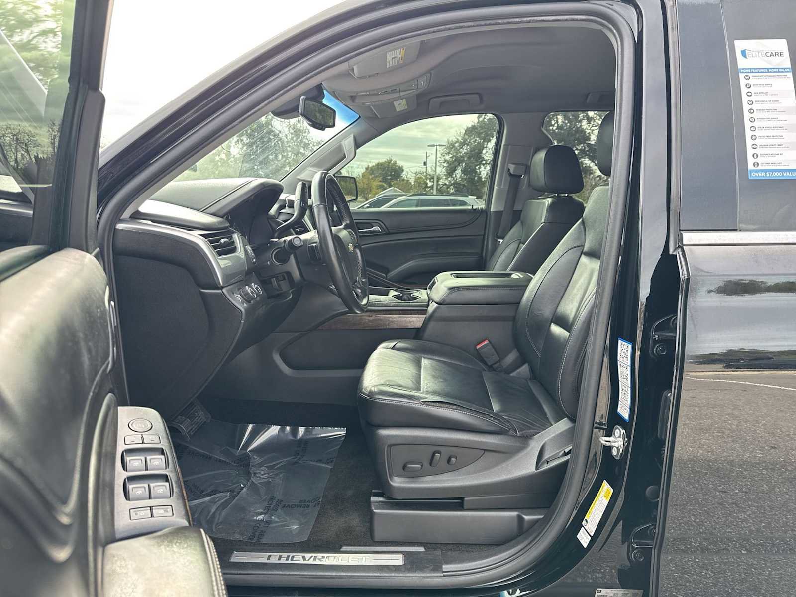 Used 2018 Chevrolet Tahoe LT image 2