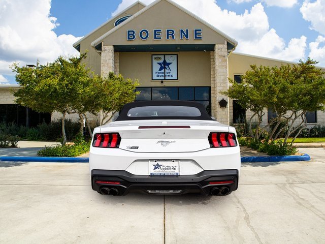 Used 2024 Ford Mustang EcoBoost image 4
