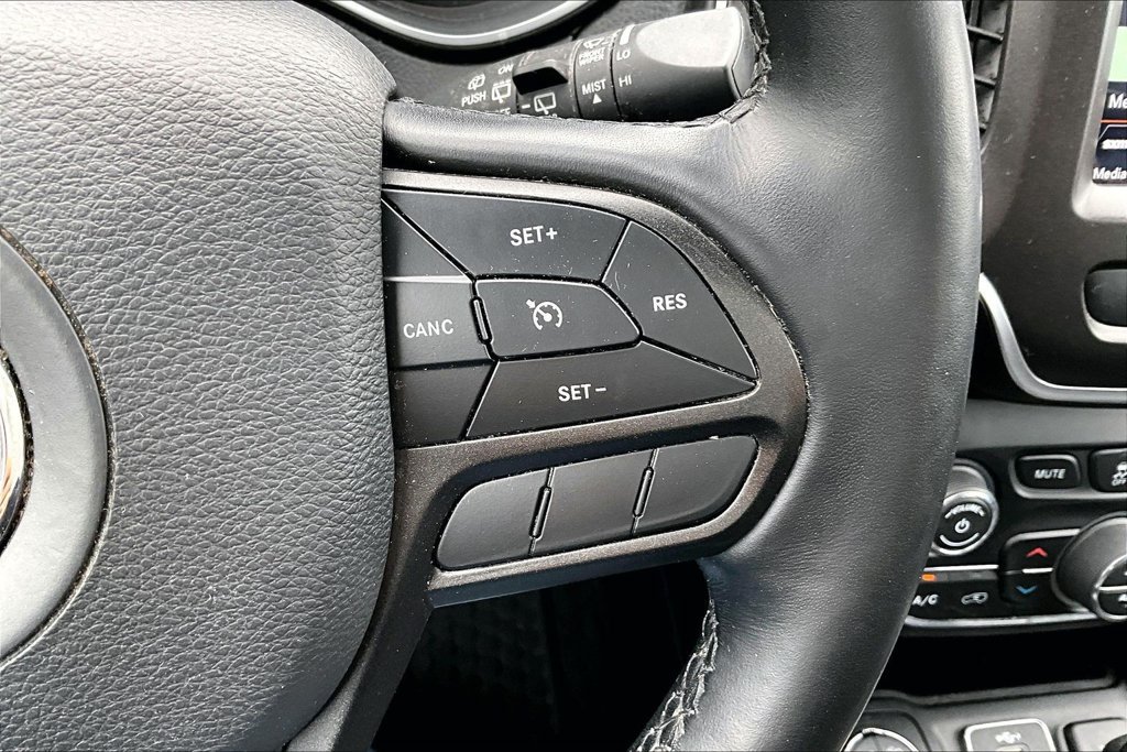 Used 2021 Jeep Cherokee Trailhawk w/ Sun, Sound & Nav Group AWD/4WD image 12