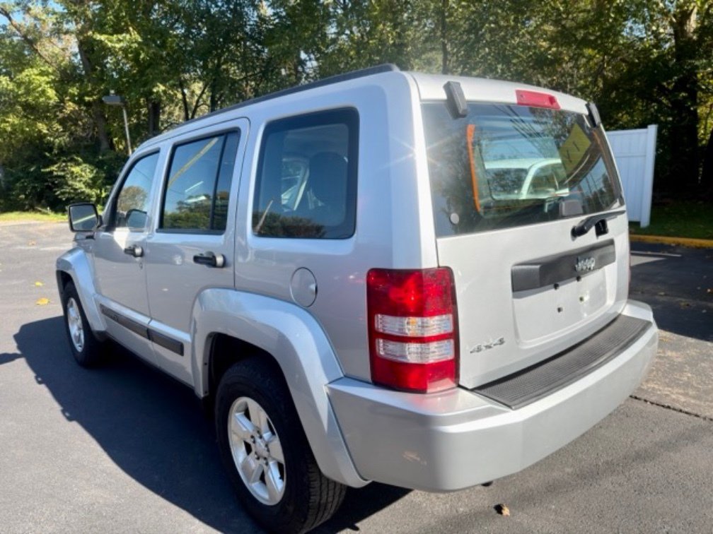 Used 2012 Jeep Liberty Sport AWD/4WD image 8