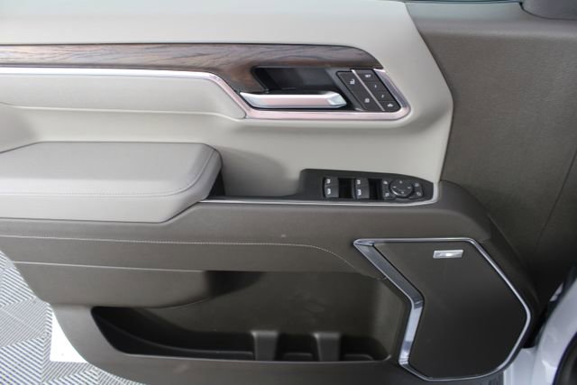 New 2026 GMC Sierra 1500 SLT image 14