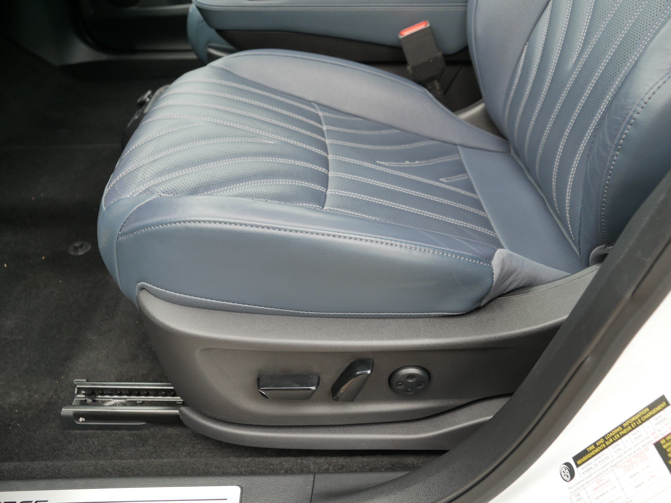 Certified 2024 Nissan Ariya AWD image 20