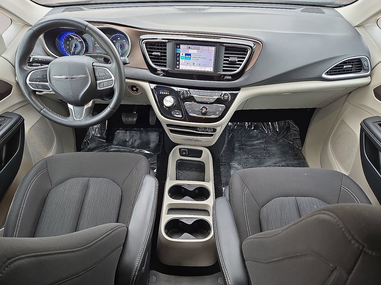 Used 2024 Chrysler Voyager LX FWD image 17