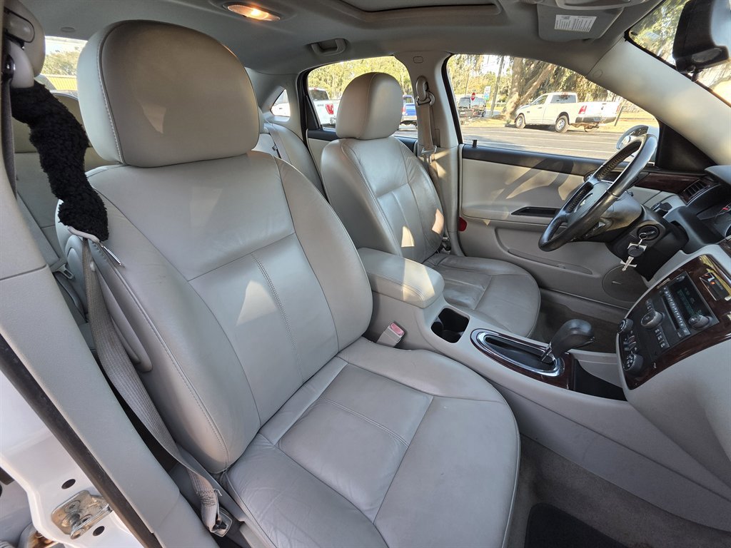 Used 2010 Chevrolet Impala LT w/ Luxury Edition Package image 31