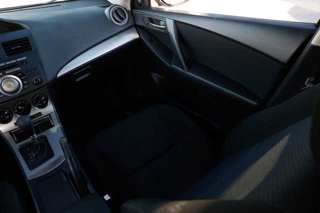 Used 2011 MAZDA MAZDA3 i Touring image 27