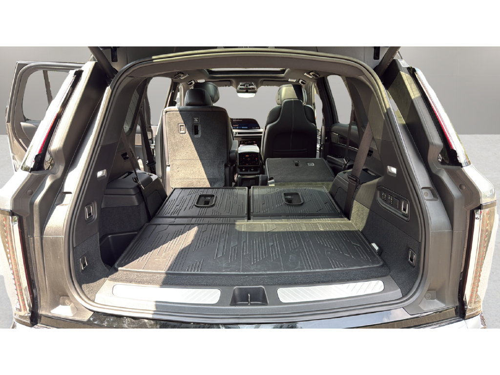 Certified 2026 Cadillac Vistiq Sport w/ LPO, Floor Liner Package AWD/4WD image 29