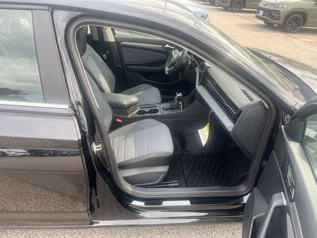 New 2026 Volkswagen Jetta SE FWD image 13