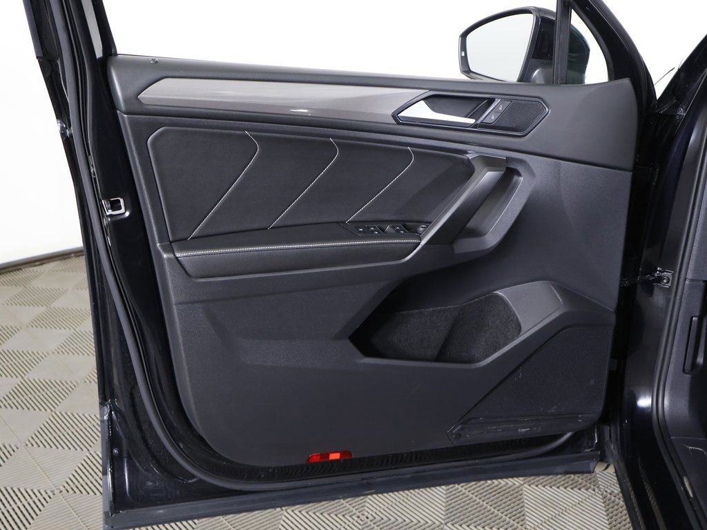 Used 2023 Volkswagen Tiguan SE image 22
