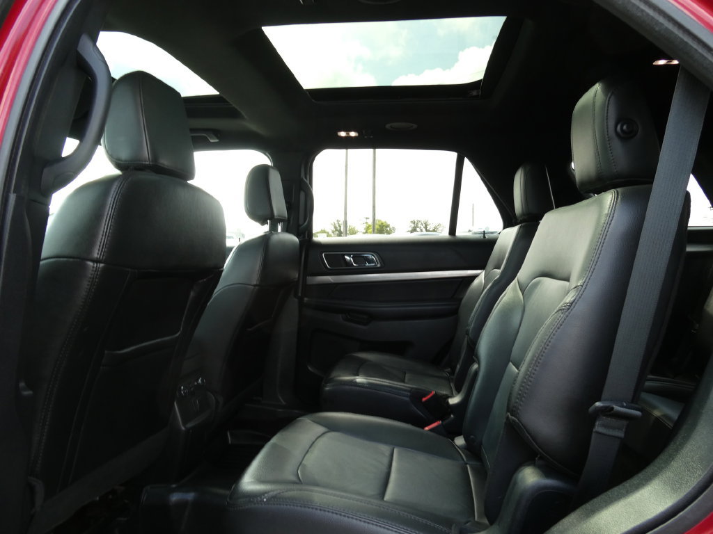 Used 2018 Ford Explorer XLT w/ Equipment Group 202A FWD image 20