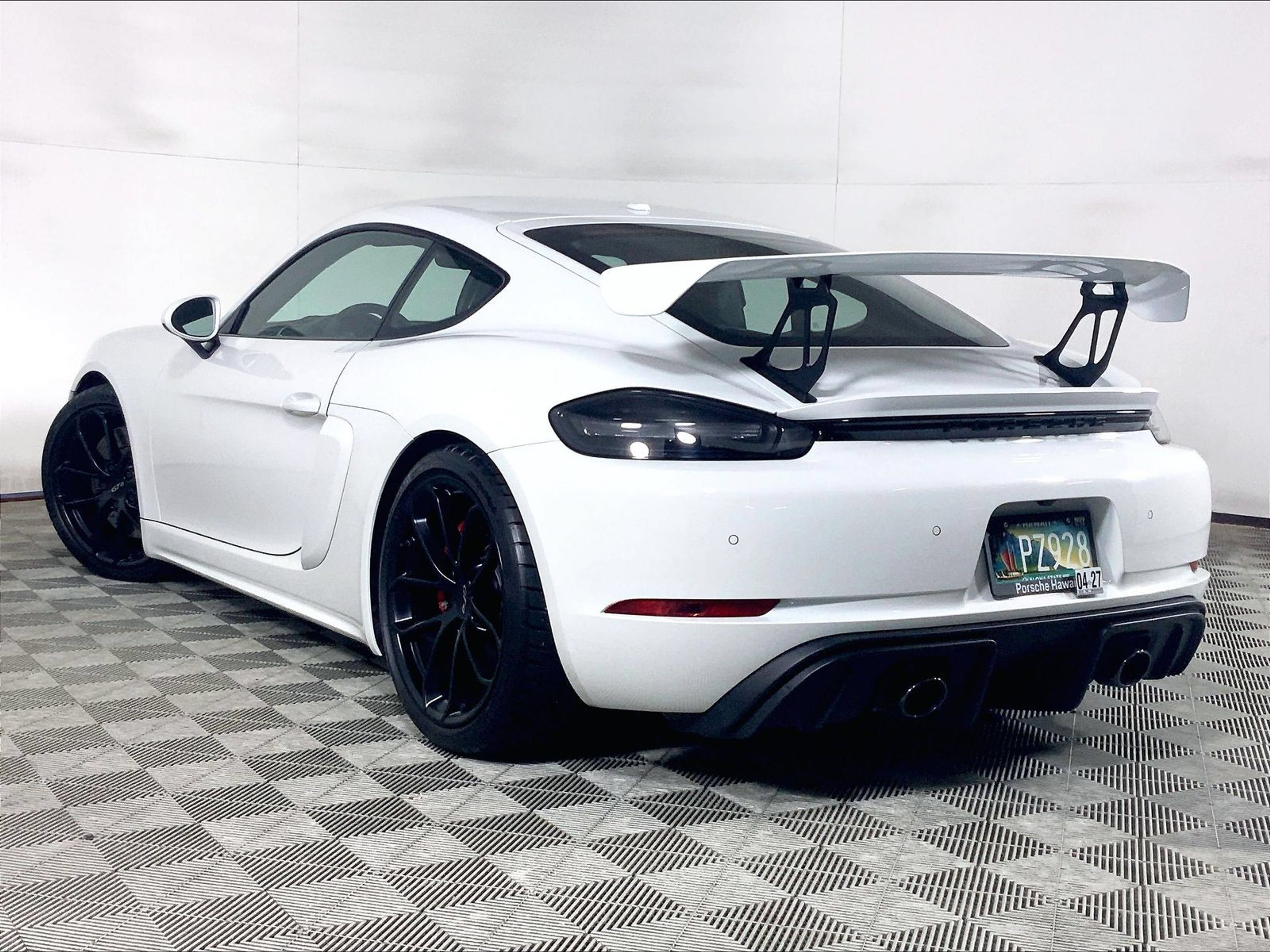 Certified 2022 Porsche 718 Cayman GT4 RWD image 3