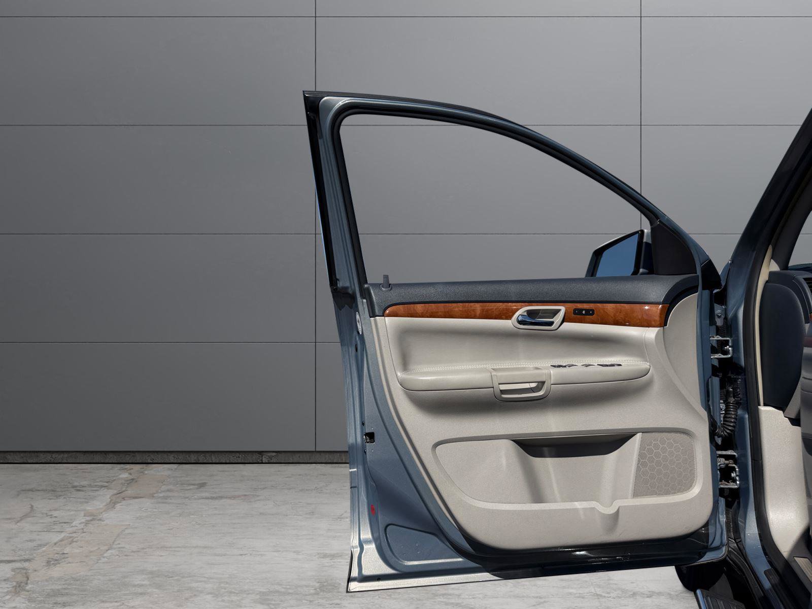 Used 2008 Saturn Outlook XR w/ Premium Trim Package image 15