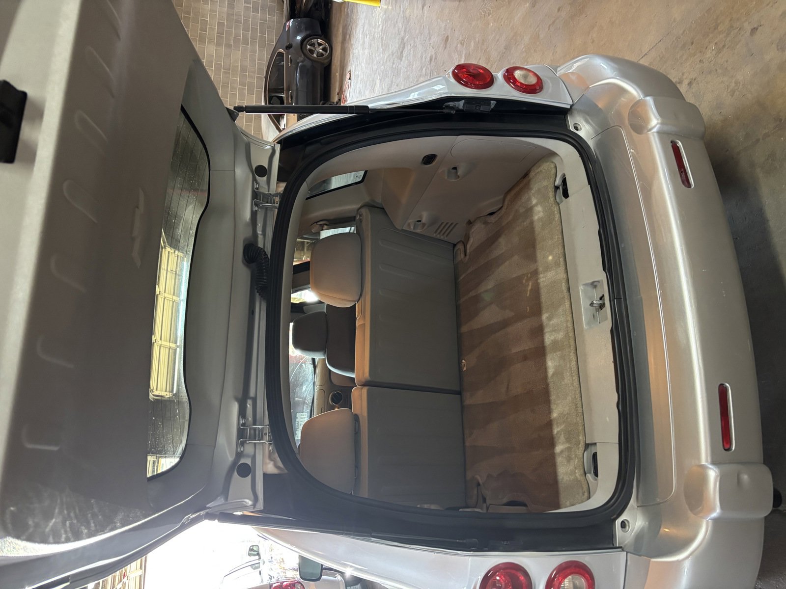 Used 2010 Chevrolet HHR LT image 7