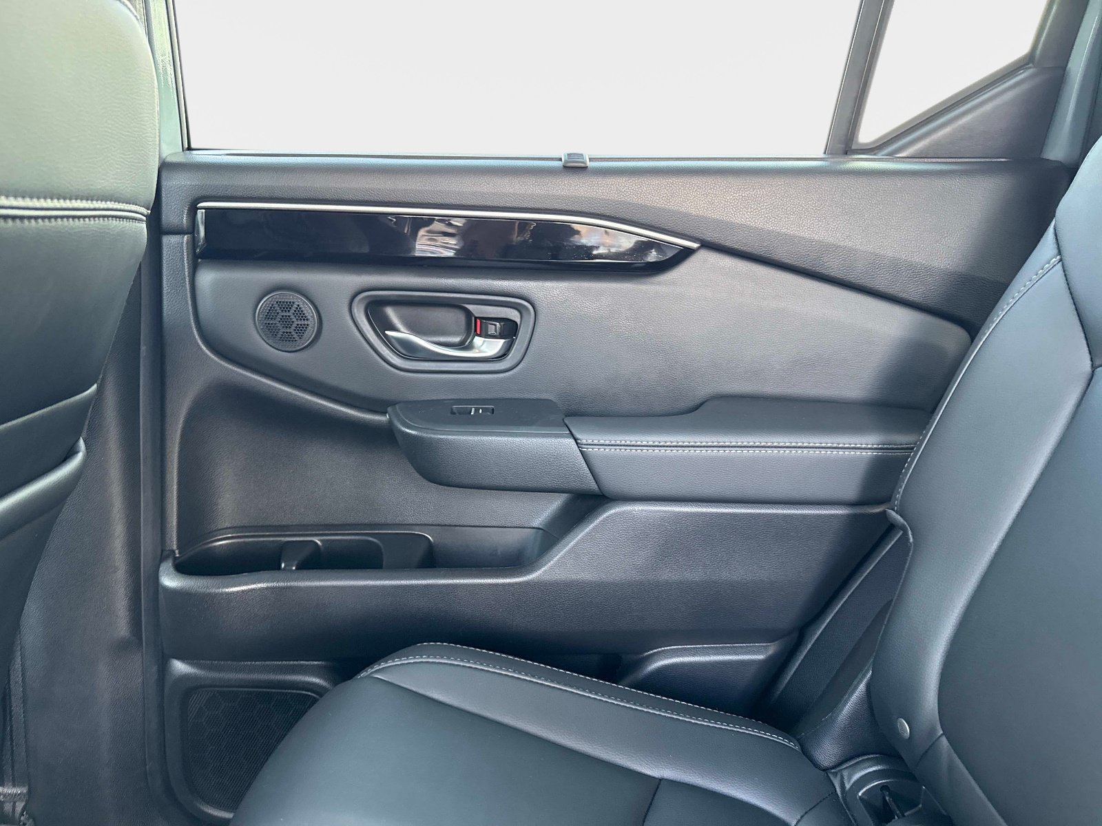 Used 2024 Honda Pilot Touring image 16