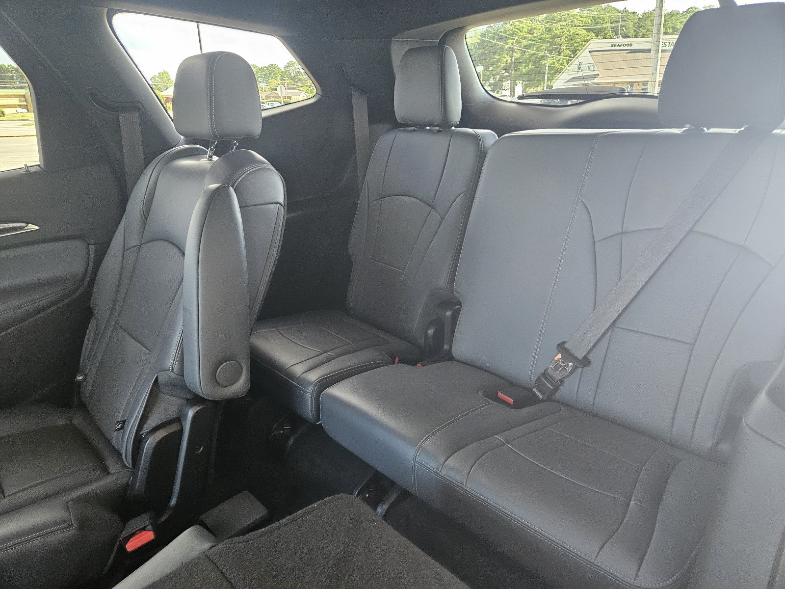 Used 2023 Buick Enclave Essence FWD image 11