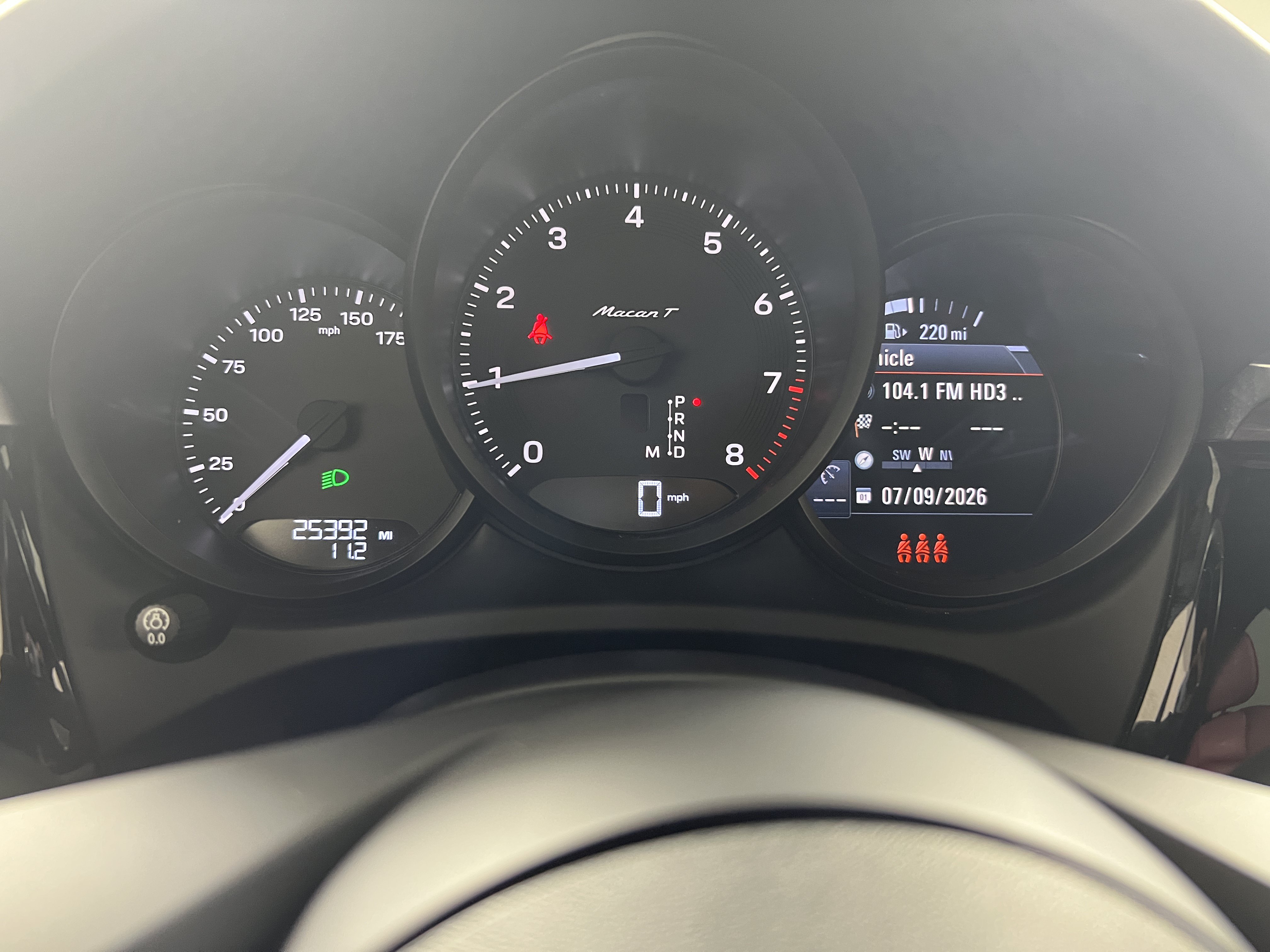 Certified 2024 Porsche Macan Turbo AWD/4WD image 18