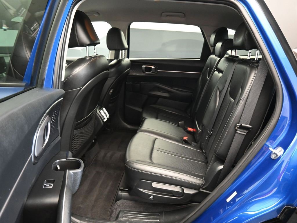 Used 2022 Kia Sorento S image 33