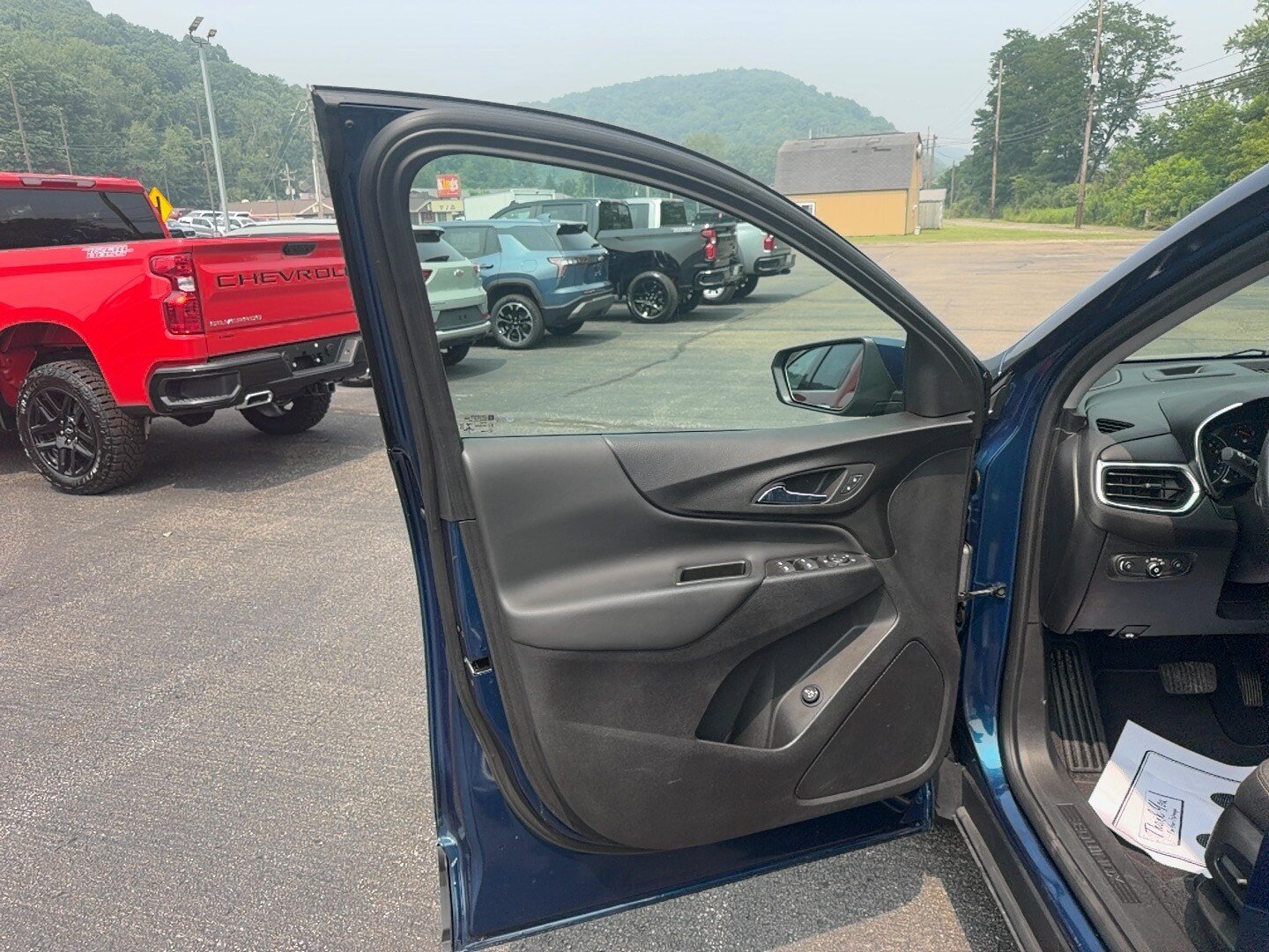 Used 2020 Chevrolet Equinox LT AWD/4WD image 11
