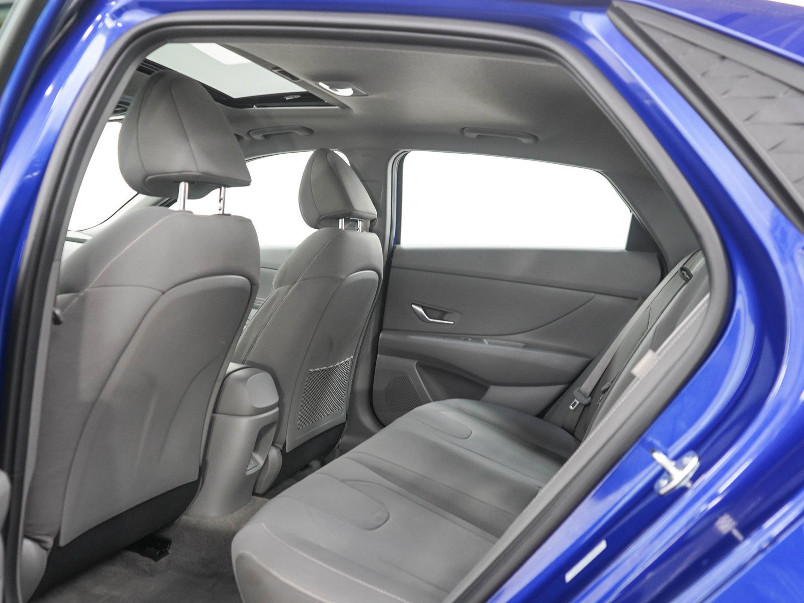 Used 2025 Hyundai Elantra SEL FWD image 15