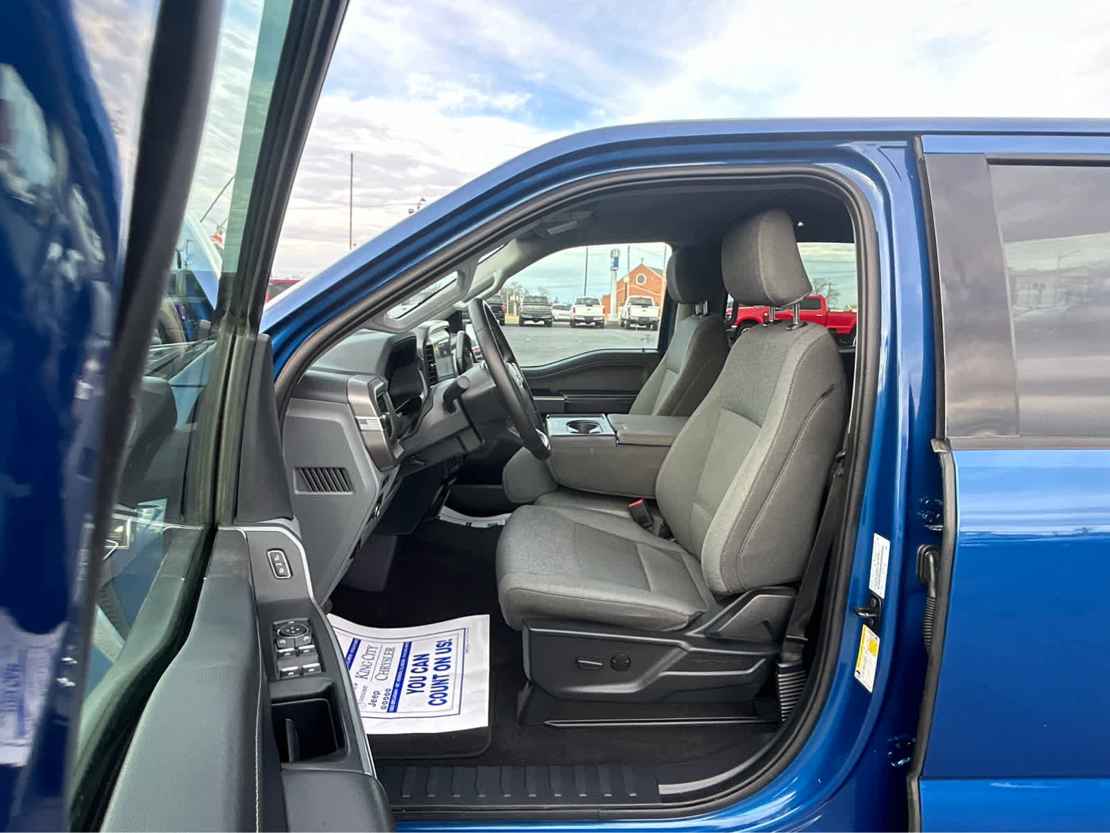 Used 2025 Ford F150 XLT w/ Equipment Group 301A Standard image 15