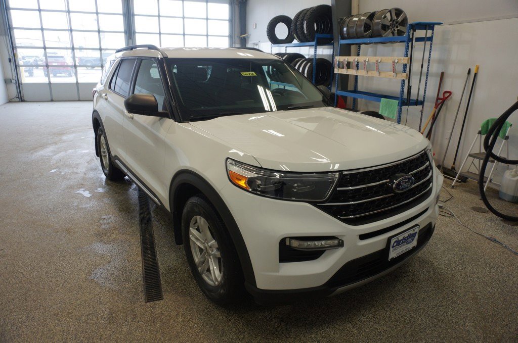 Used 2020 Ford Explorer XLT w/ Equipment Group 202A AWD/4WD image 1