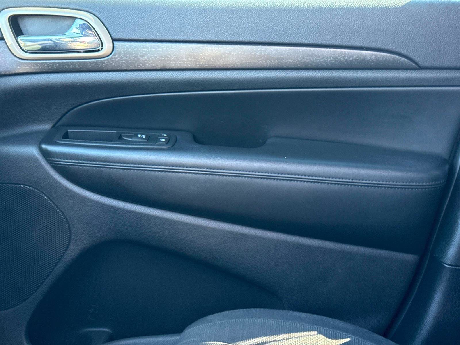 Used 2016 Jeep Grand Cherokee Laredo w/ Quick Order Package 23E image 23