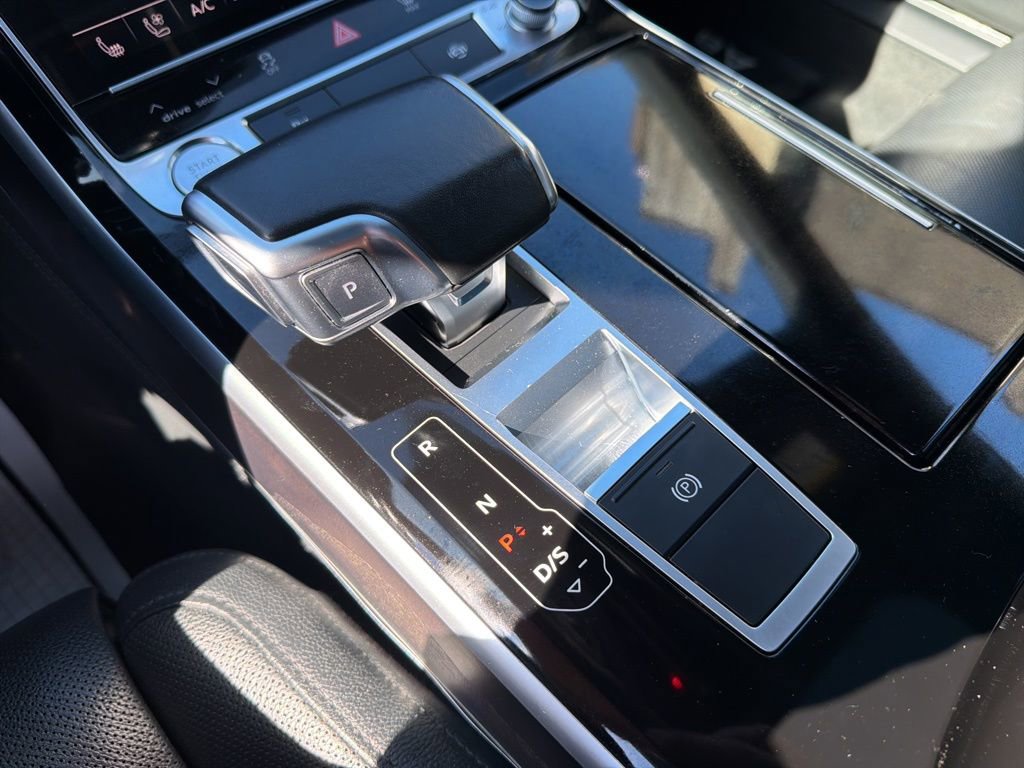 Used 2020 Audi A8 L 4.0T w/ Executive Package image 30
