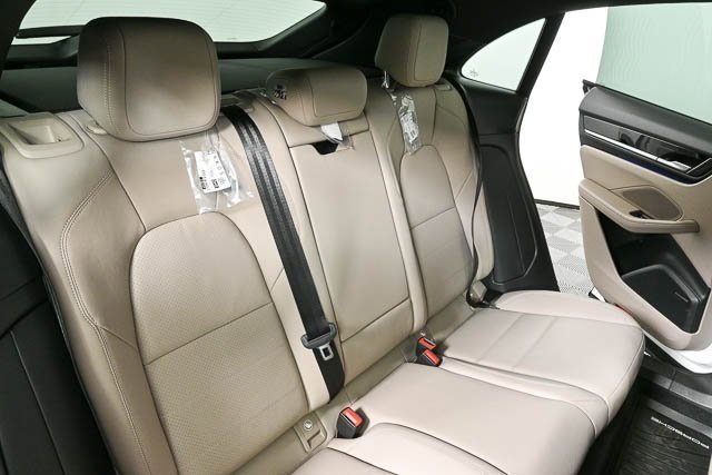 New 2025 Porsche Macan 4S Electric image 29