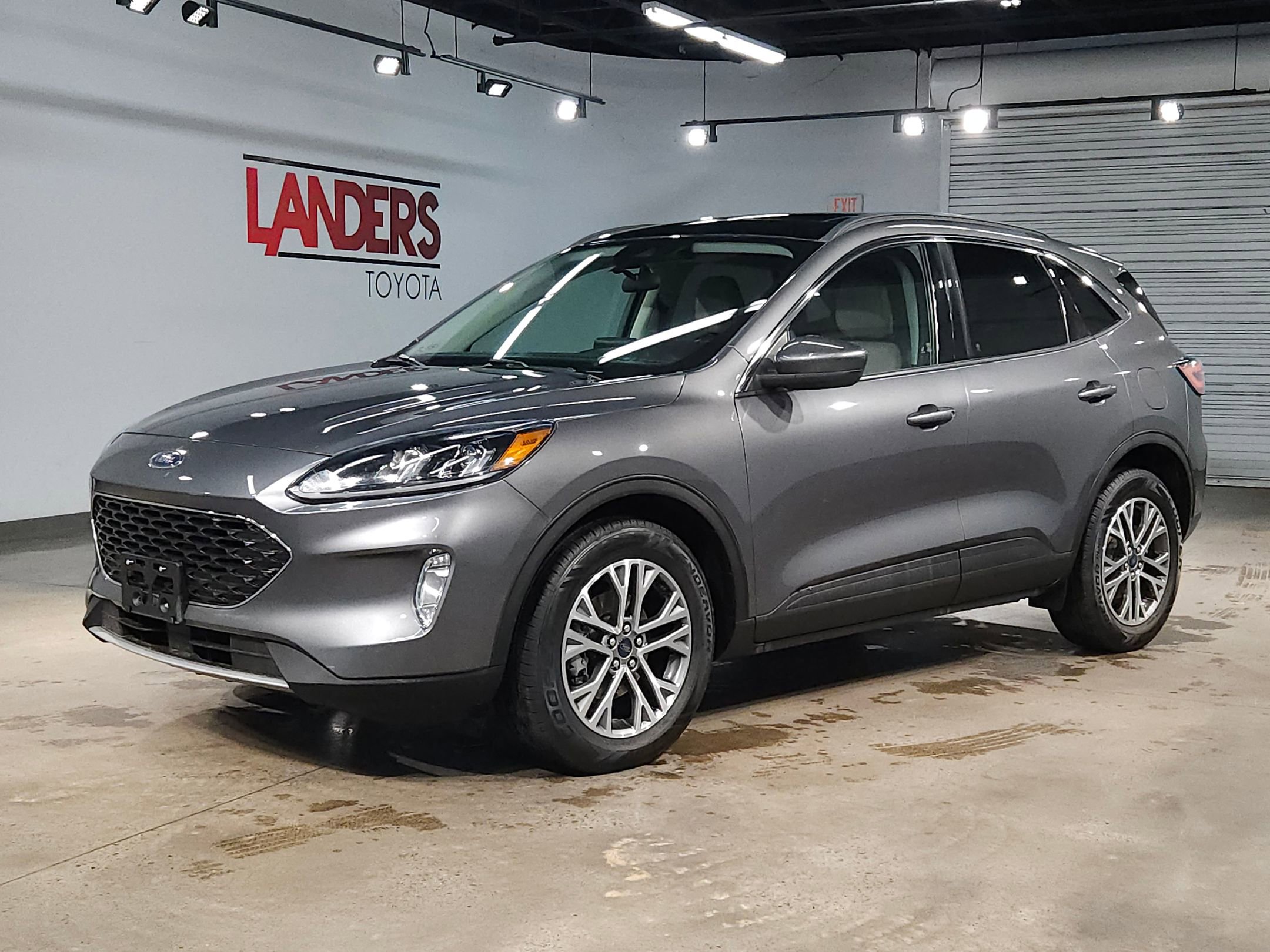 Used 2021 Ford Escape SEL image 3