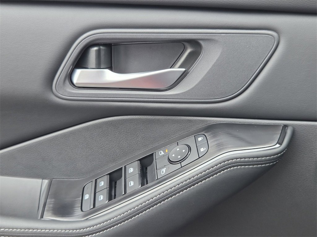 New 2026 Nissan Rogue SV image 26