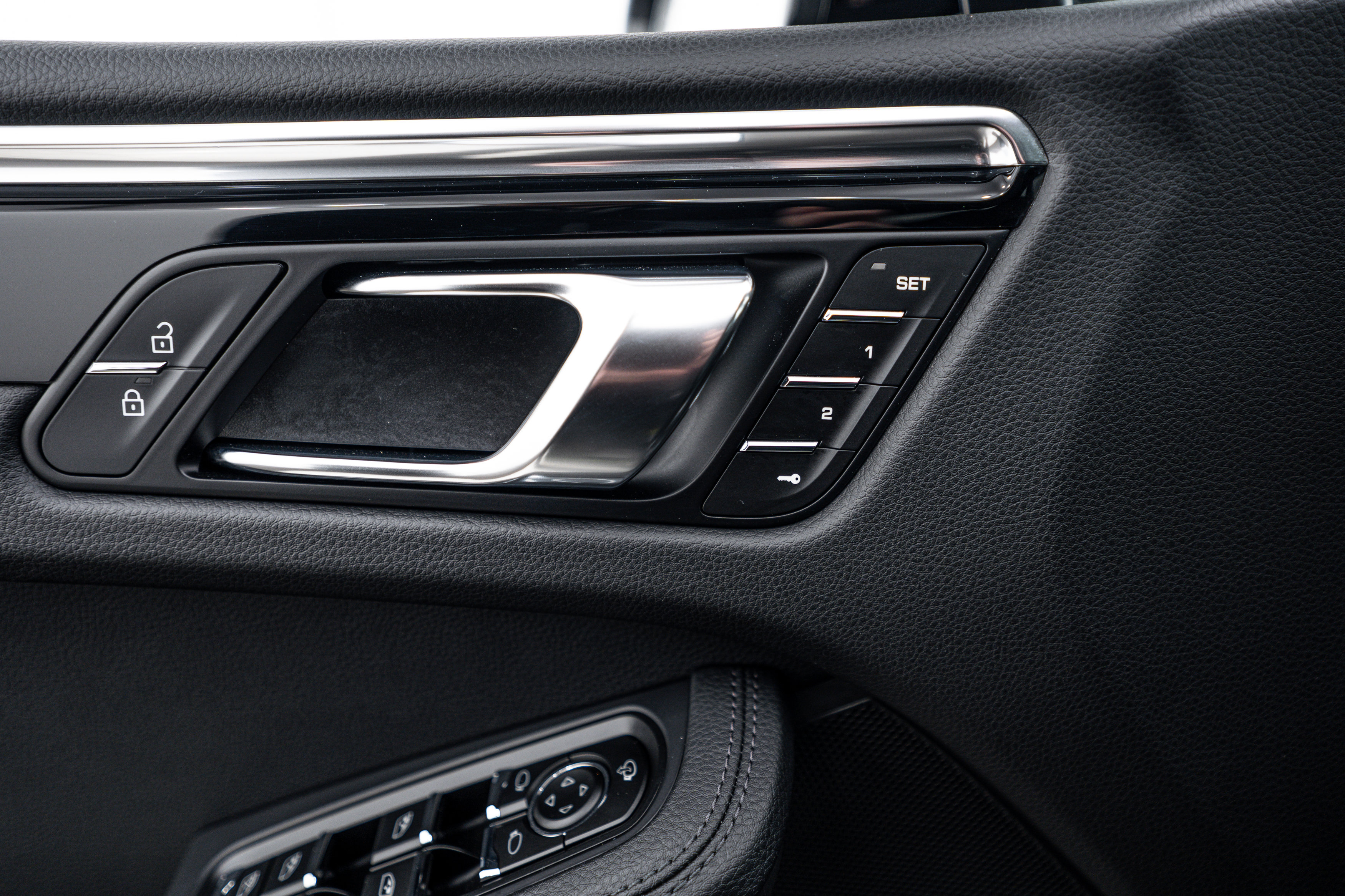 Certified 2026 Porsche Macan image 19