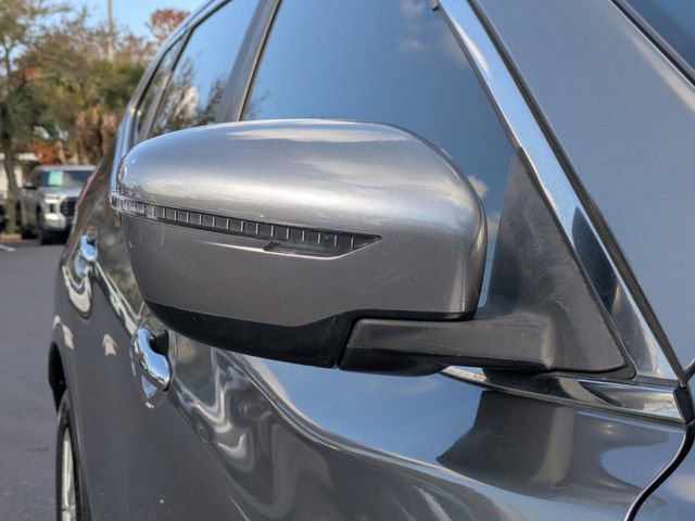 Used 2019 Nissan Rogue SV image 12