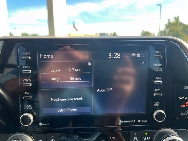 Used 2021 Toyota Highlander LE AWD/4WD image 15