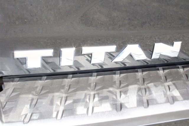 Used 2023 Nissan Titan SV w/ SV Convenience Package image 7